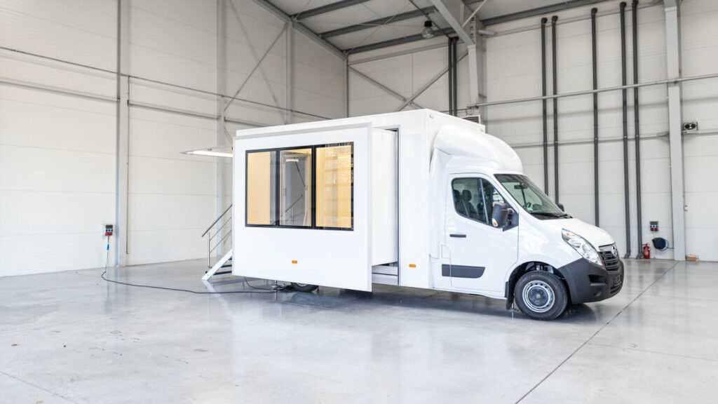 AK-11-2020-Fahrzeuge-16-9-29 Xtreme Concepts Roadshows Promotourer