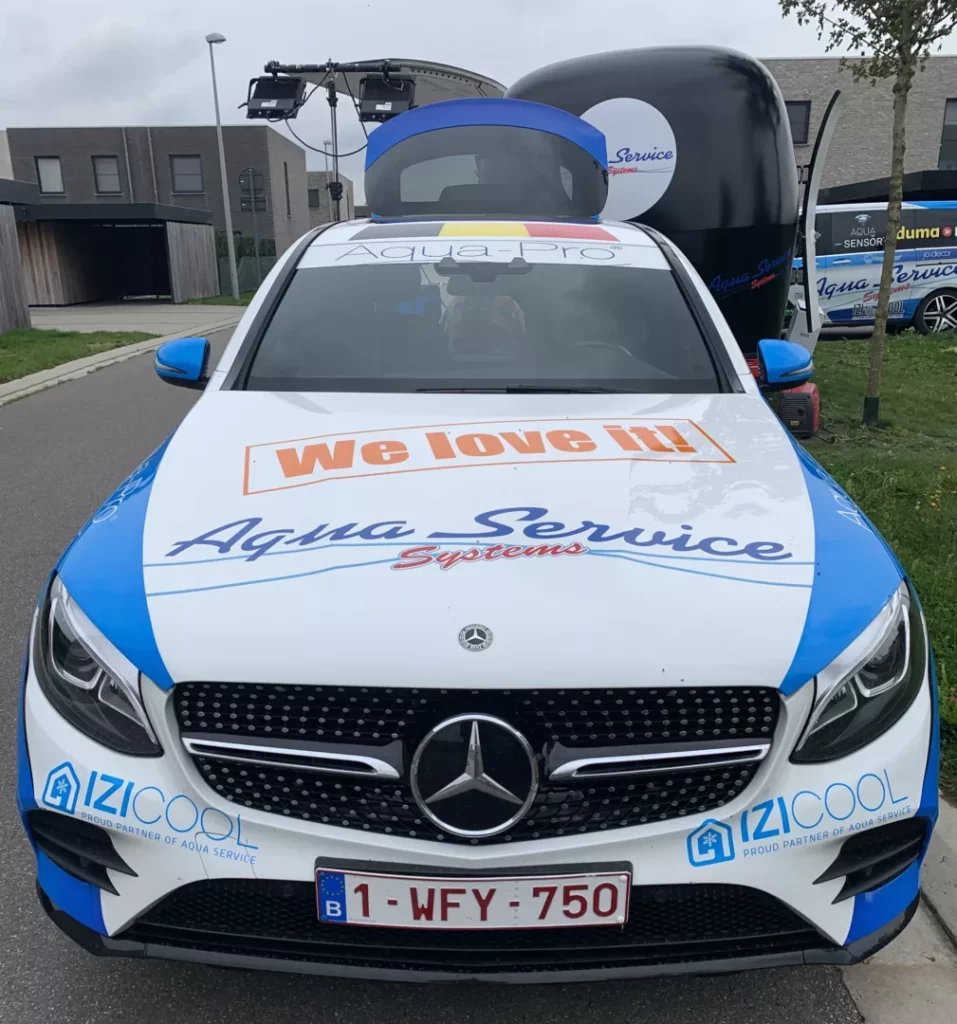 Mercedes car with Aqua service branding front Mercedes car with Aqua service branding front
