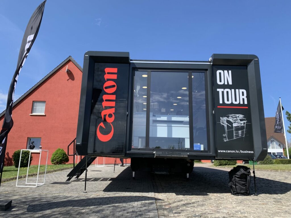 Mobiele-showroom-unit-office-bureau-trailer-truck (2) Canon Roadshow xtreme concepts roadshows