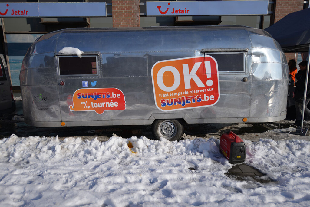 X3M - Sunjest airstream Xtreme Concepts mobile truck silver (2)