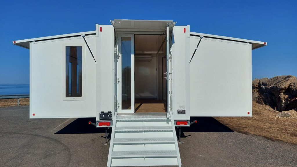 X3M-Xtreme-Concepts-Rolling-Jumbo-Trailer-Mobile-Truck-roadshow-Exterior-5 (2) Xtreme Concepts Roadshows Jumbo Trailer