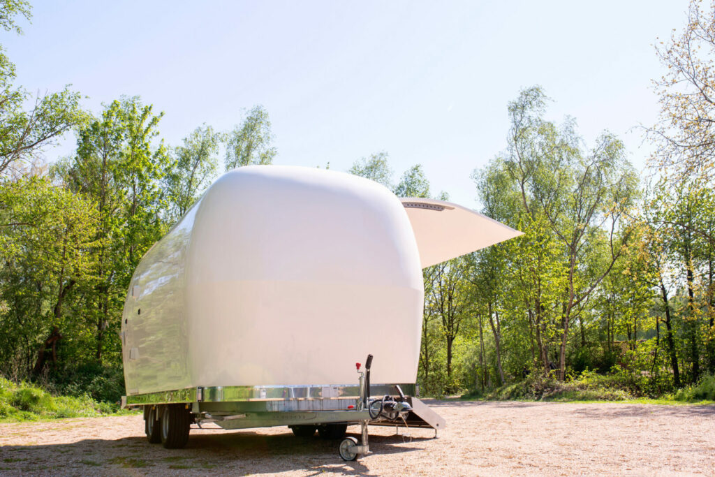 X3M-Xtreme-Concepts-Serge-Blommaer-promo-trailer-wit-exterieur (17) Xtreme Concepts roadshows promotrailer