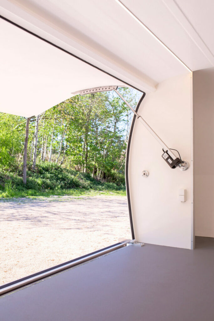 X3M-Xtreme-Concepts-Serge-Blommaer-promo-trailer-wit-interieur (3) Xtreme Concepts roadshows promotrailer
