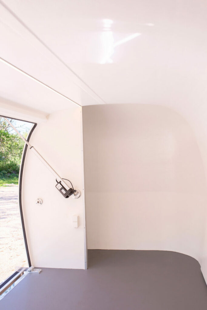 X3M-Xtreme-Concepts-Serge-Blommaer-promo-trailer-wit-interieur (6) Xtreme Concepts roadshows promotrailer