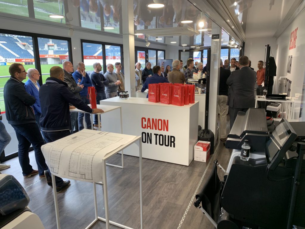 X3M interieur promobox 40Ft (1) Xtreme Concepts Roadshows Promobox 40Ft CE