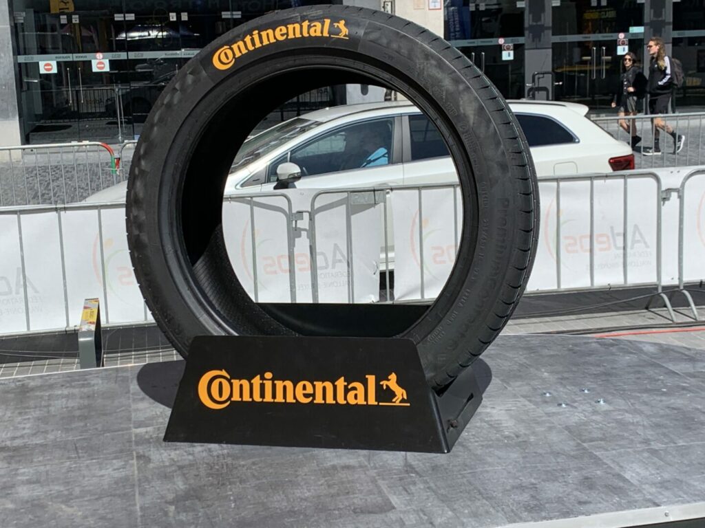 X3M - tour de france - continental - booth (2)