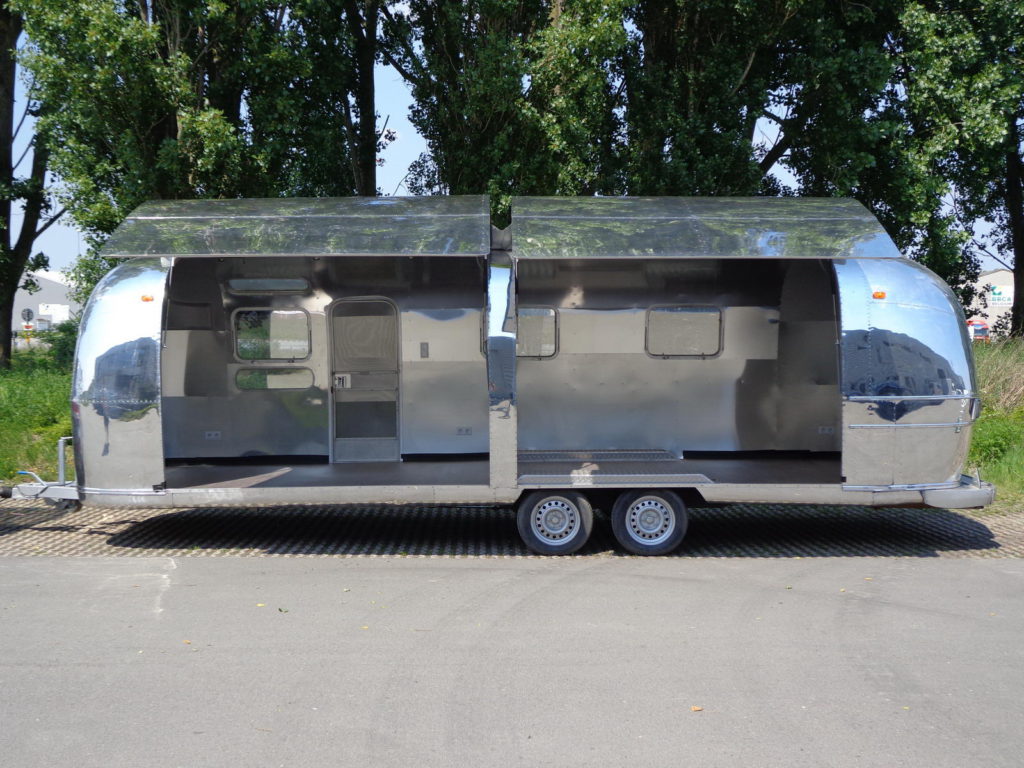 Xtreme Concepts - Airstreamer promo truck event rent (1) airstreamer-exterieur-3