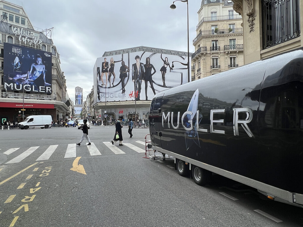 Xtreme-Concepts-Mugler-roadshow-Paris-rent-truck-promo-vehicule (4) _ Cover photo