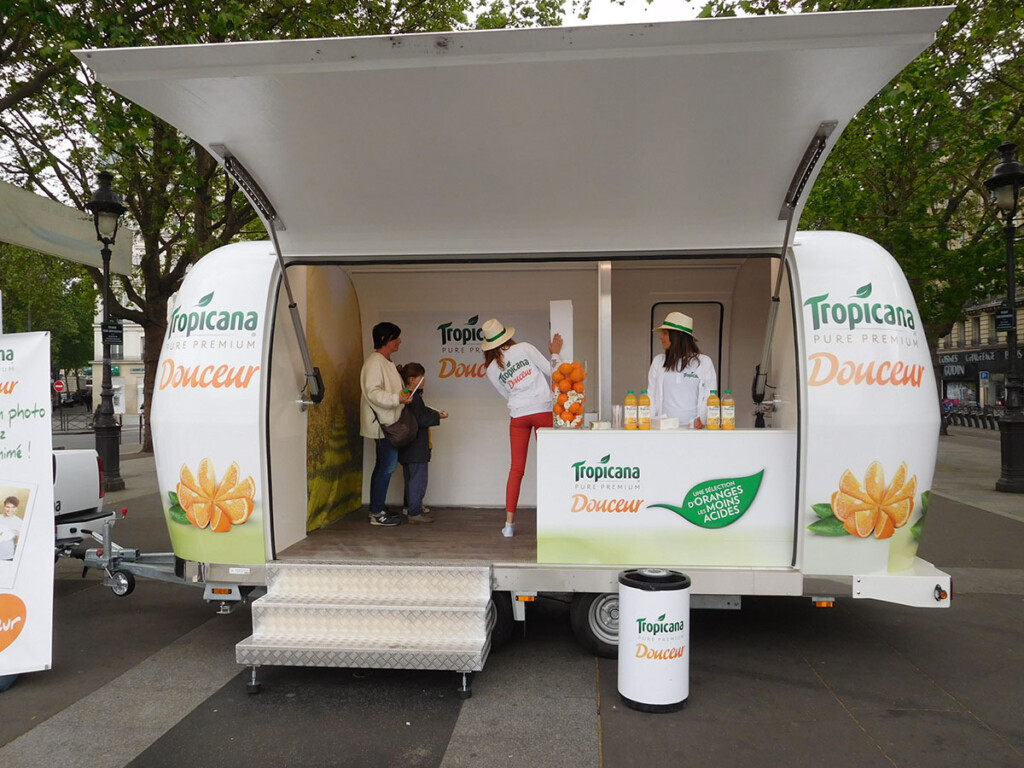 Xtreme Concepts - Promostreamer Tropicana france promo merchandising caravan bus (3)