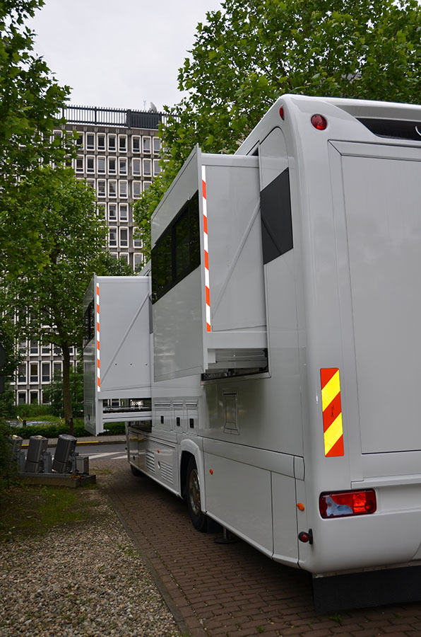 Xtreme Concepts - VRT STX - Studio Brussel promo toer truck (3)