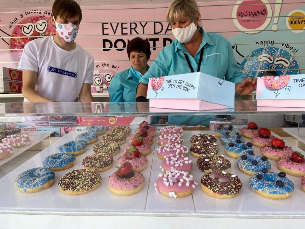 Xtreme Concepts Vandemoortele donut truck (5)