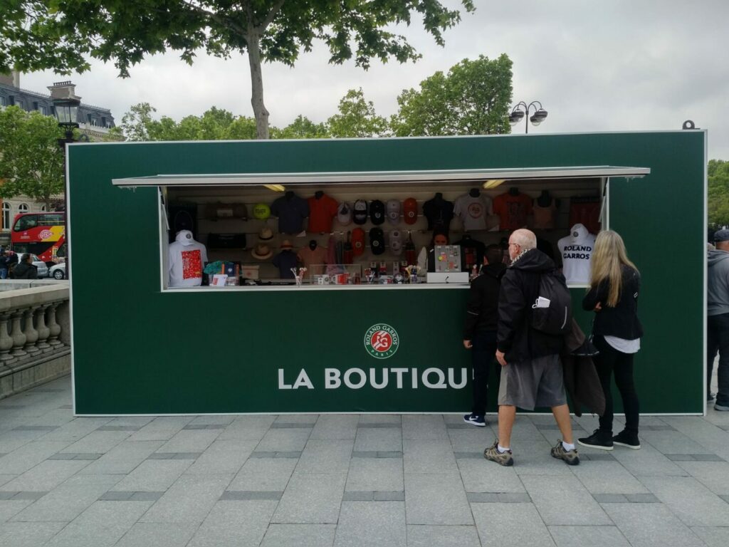 Xtreme-Concepts-mobiele-shop-unit-sales-booth (3)