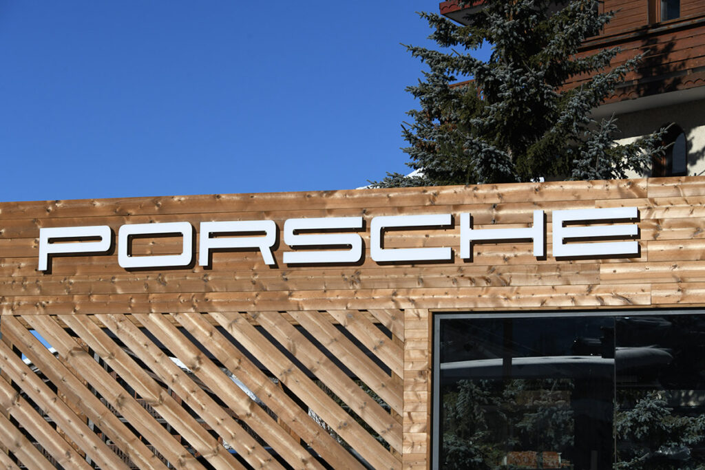 Xtreme Concepts porsche showcase mobile roadshow Val Disere (3)