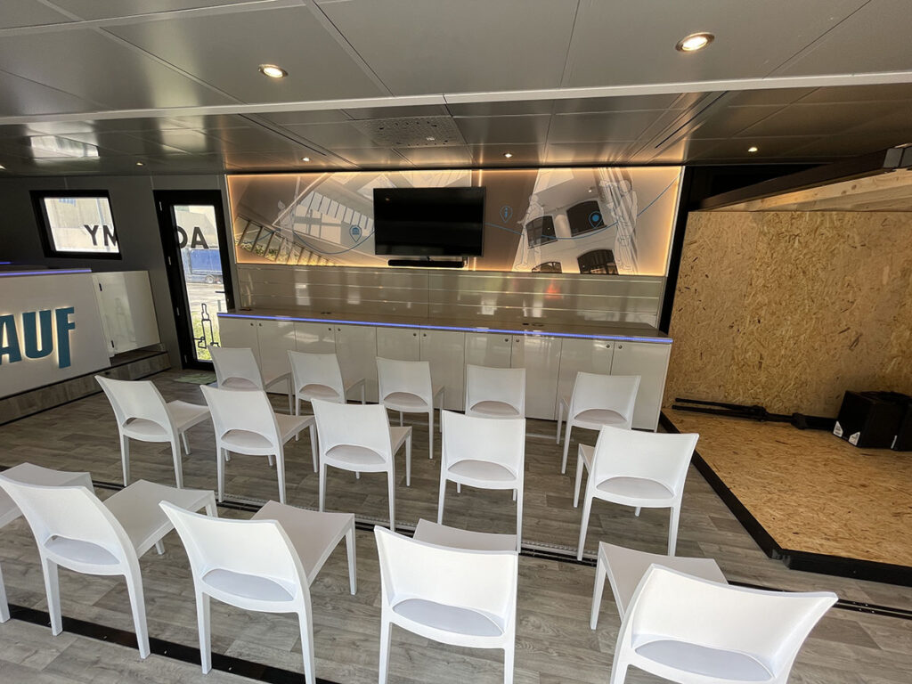 Xtreme Concepts promotruck on tour Knauf X3M roadshows (5)