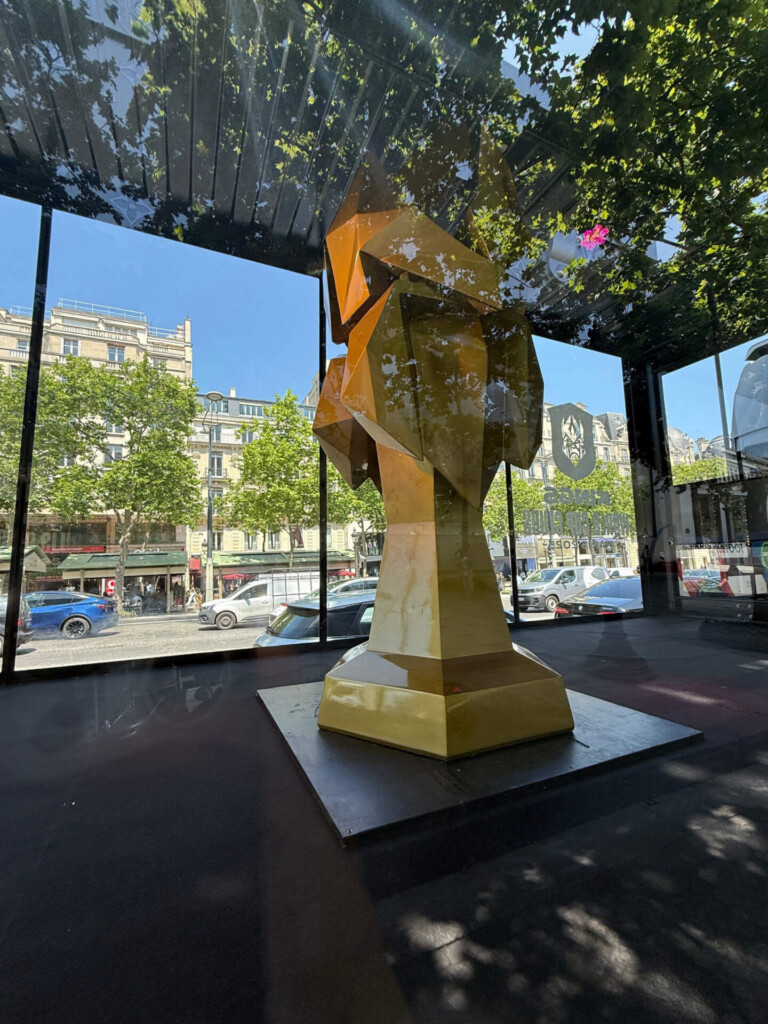 xtreme concepts roadshow jd sports 4 JD Sports Glassbox-Truck mit der Kings World Cup Trophäe während der Roadshow in Paris