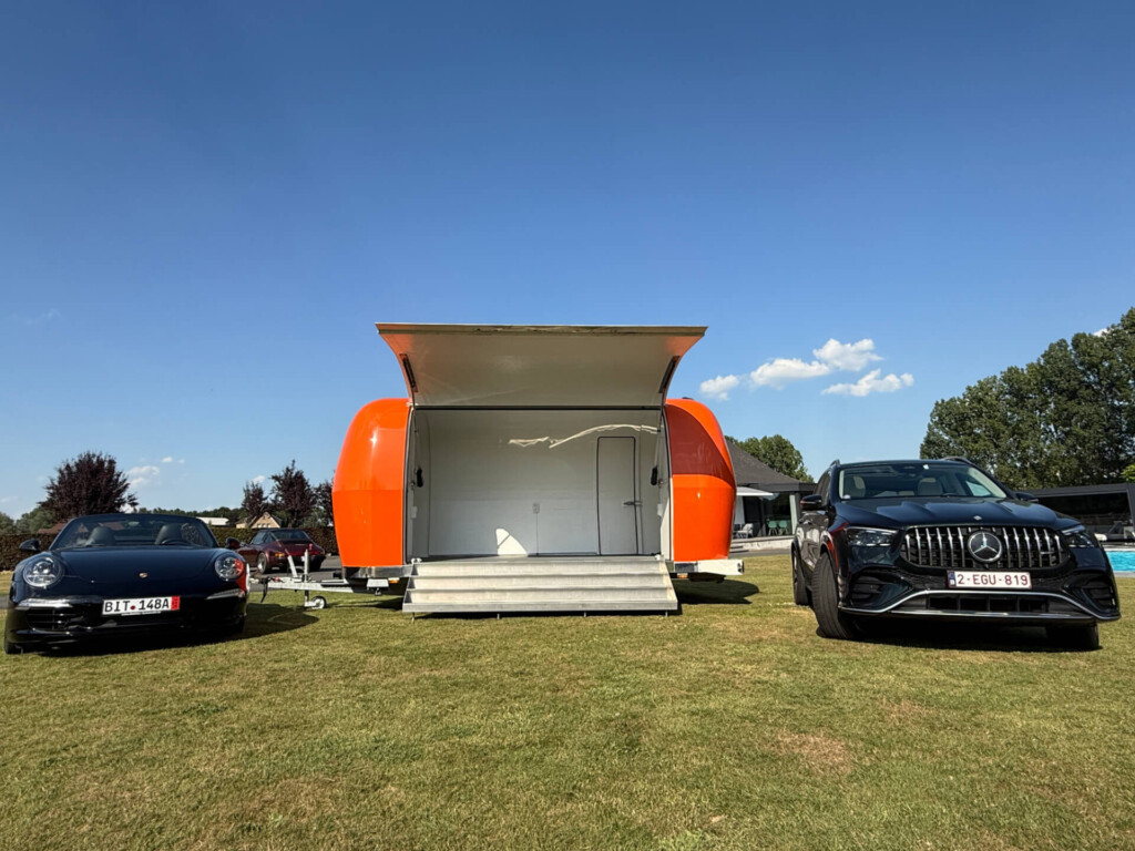 xtreme concepts roadshow sixt 2 Sixt Roadshow-Einheit vollständig gebrandet, um im Hafen von Nizza aufzufallen